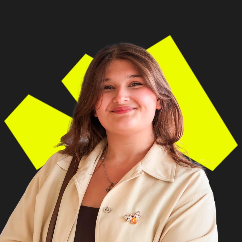 Chloé Barbe - Graphiste à La Main Web